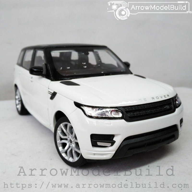 Picture of AeroModelBuild Land Rover Custom Color (Carry White) Built & Painted 1/24 Model Kit