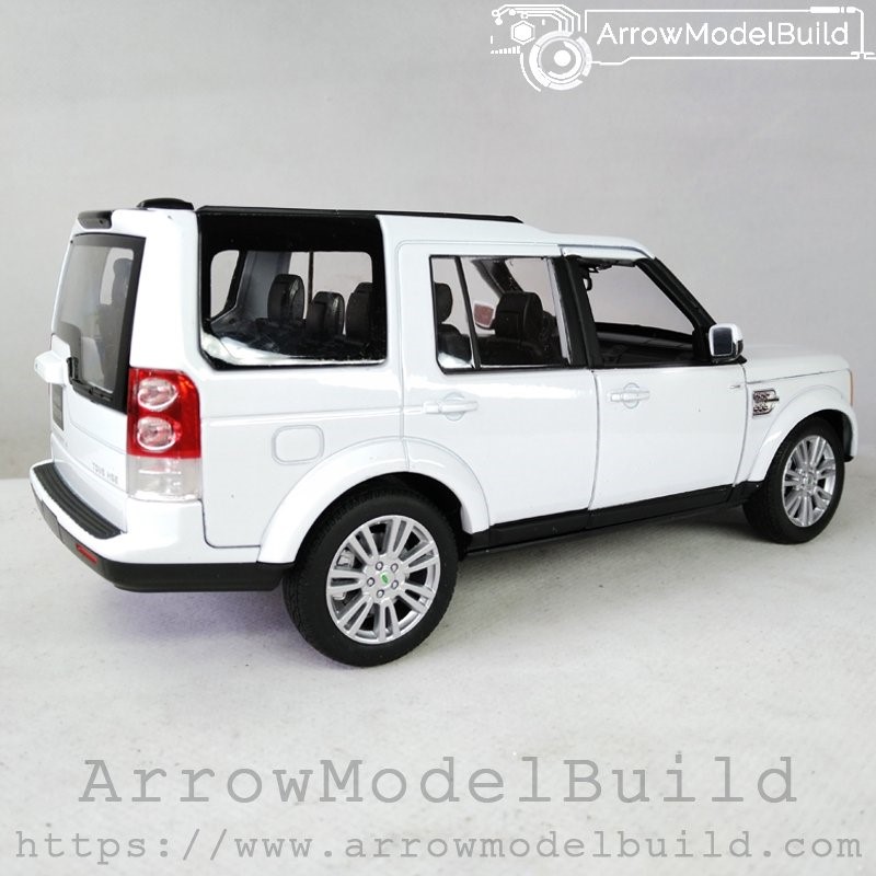 Picture of AeroModelBuild Land Rover Custom Color (4-Bright White) Built & Painted 1/24 Model Kit