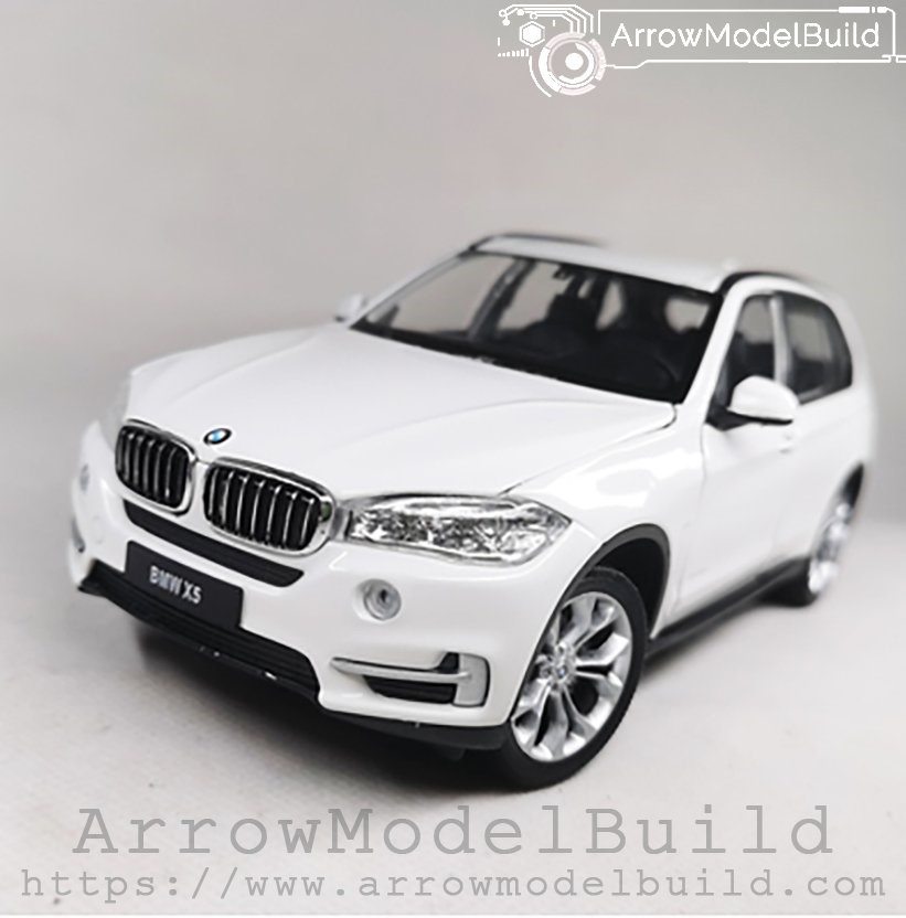 Picture of AeroModelBuild BMW X5 (Mineral White) Built & Painted 1/24 Model Kit